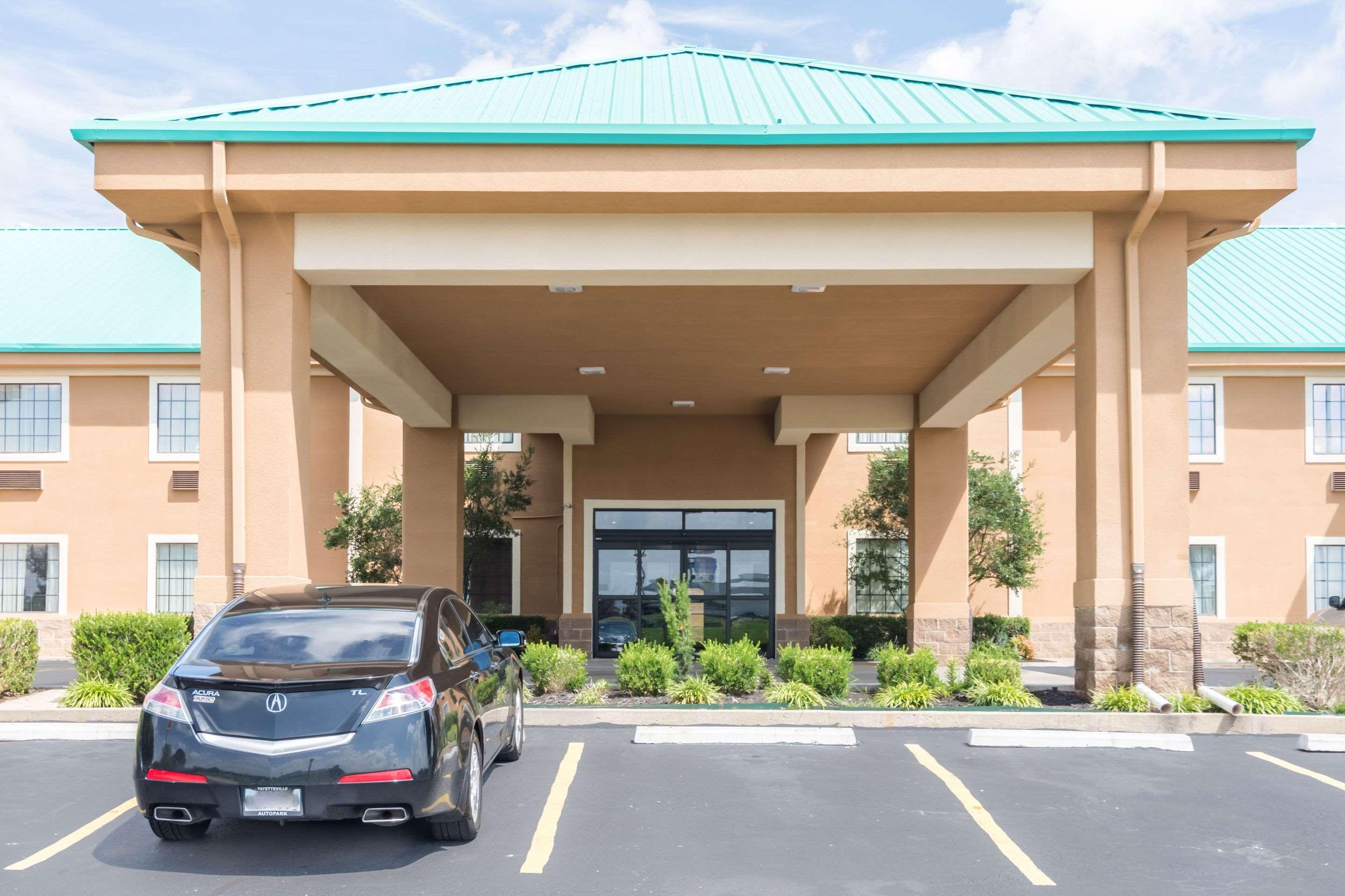 Quality Inn & Suites Of Alma - Northeast From Fort Smith Exterior foto